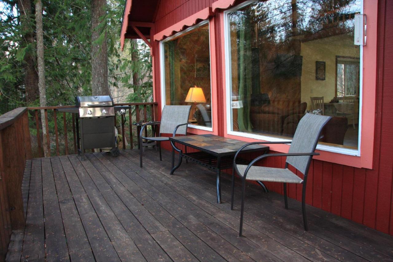 Mt Rainier Little Red Cabin แอชฟอร์ด ภายนอก รูปภาพ
